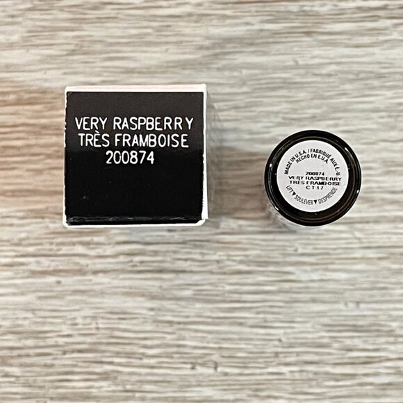 New Mary Kay Supreme Hydrating Lipstick Very Raspberry in Box - Picture 3 of 4